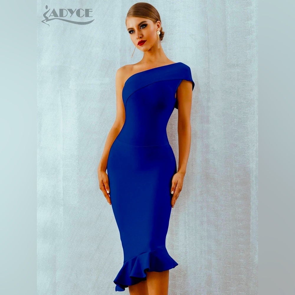 SHEIN Adyce One-Shoulder Fishtail Hem
Dress Size L